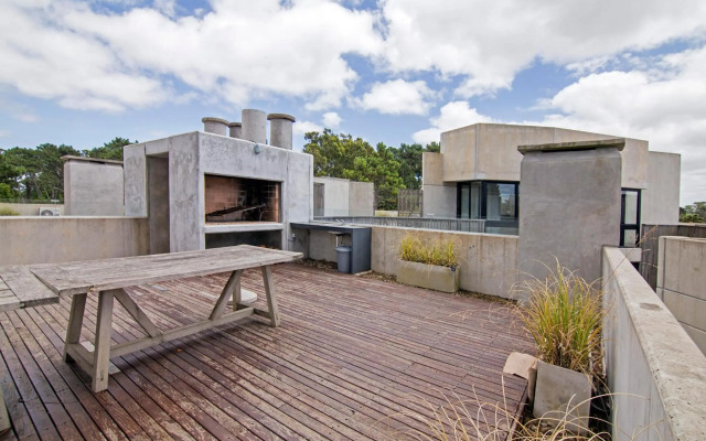 Oceana Suites Be House