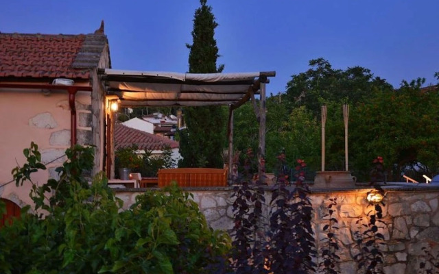 Traditional Stone House In Vamos
