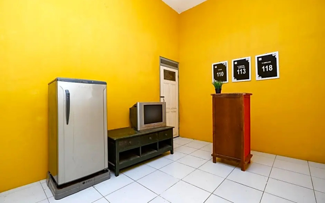 OYO Life 2867 Kos Kuning