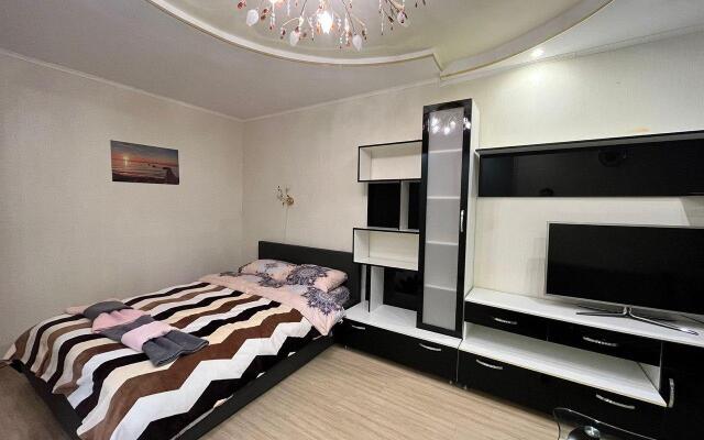 На Север на улице Полярные зори