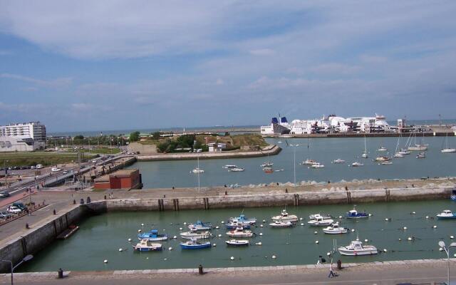 Holiday Inn Calais by IHG