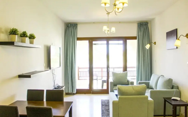 Stylish 2-bedroom Marina Escape