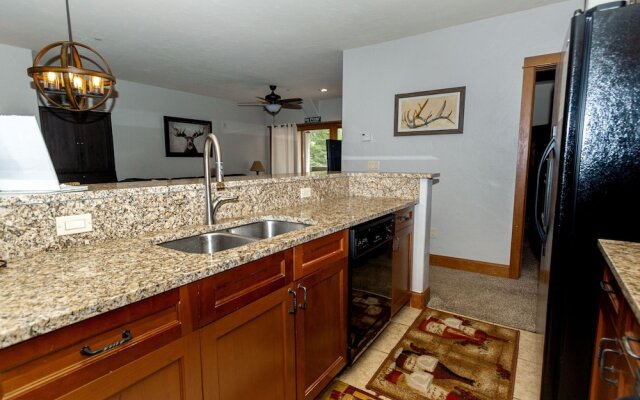 Oro Grande by Summit County Mountain Retreats