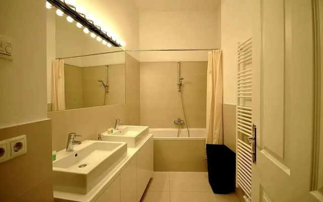 Vienna Residence Spacious &amp; Tasteful Apartment in the 3rd District