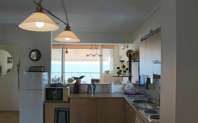 Apartment with marina view