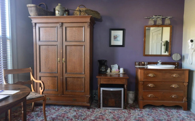 The Black Hawk Hotel