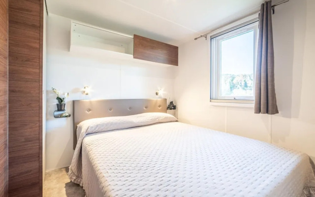 Welcoming Mobile Home in Marina di Altidona With Shared Pool