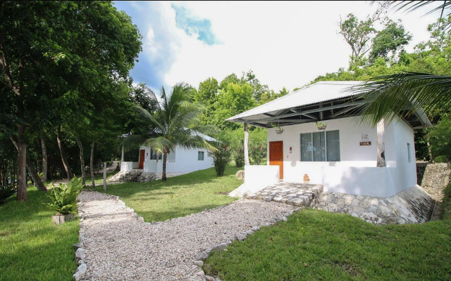 Maya Zacpetén Jungle Lodge