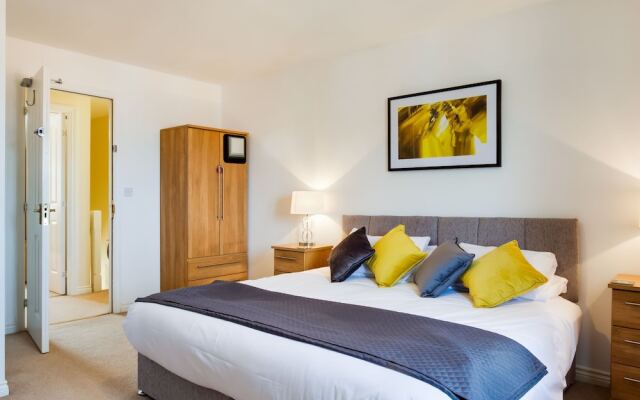 Simplistic Holiday Home in Cheltenham With Garden