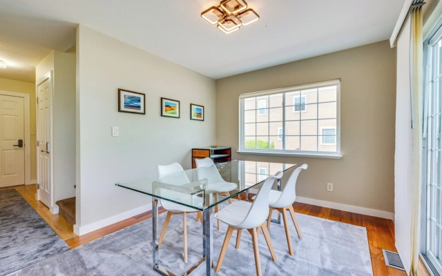 13 Mi to Dtwn Denver: Arvada Townhome w/ Deck