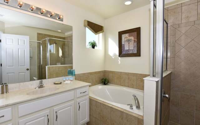 Bella Vida Six-bedroom