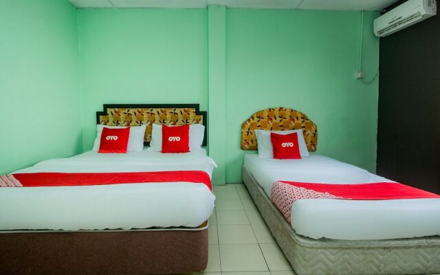 OYO 90124 Payang Puri Baru Hotel