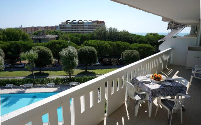 Beautiful Beachfront Apartment-pool-ac by Beahost Rentals