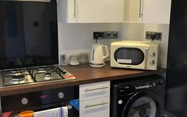 Housesleeps2- 2br-gardenview-parking-nearbeach
