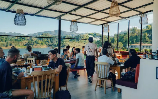 Viajero Guatapé Hostel & Lake Club