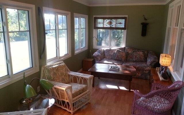 Port Albert Inn and Cottages