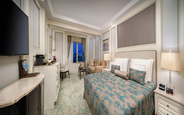 Les Ambassadeurs Marina Hotel & Casino