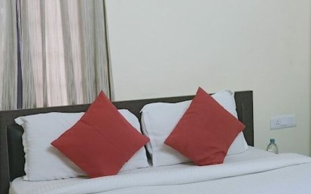 R Hotel - Manapakkam