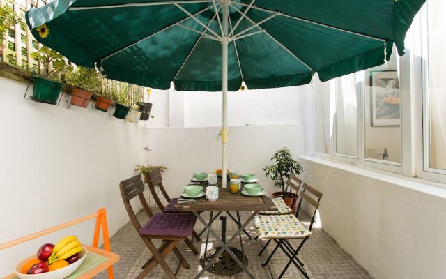 ALTIDO Charming Patio