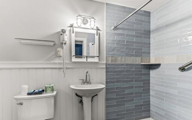 Handkerchief Shoals Inn