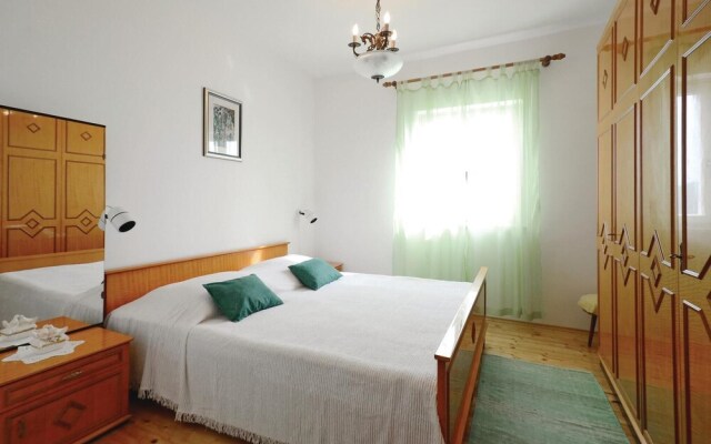 Awesome Apartment in Gondolici With 1 Bedrooms