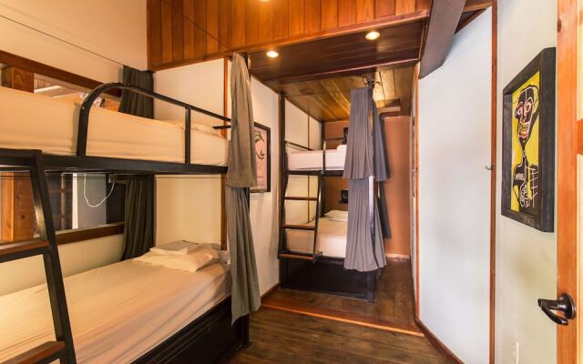 Bambuda Lodge - Hostel