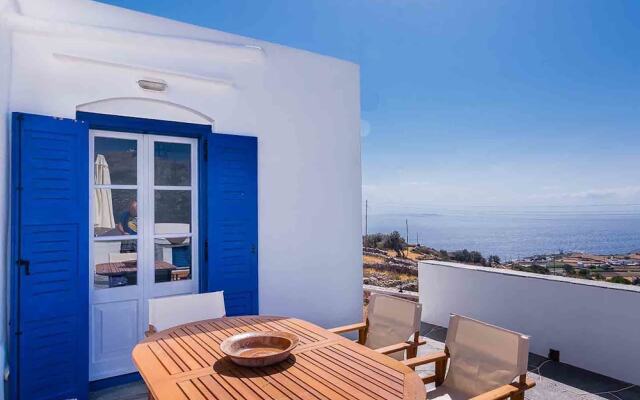 Spacious 2 Bedroom House with Fantastic Yard