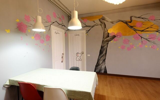Seatz station Hostel Female only