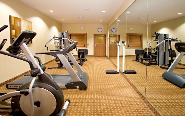 Holiday Inn Express & Suites Kingsville by IHG