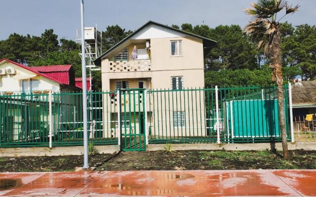 Ureki House