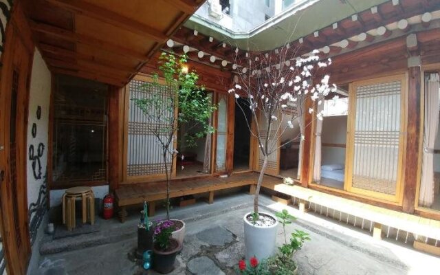 Charm Hanok Guest House