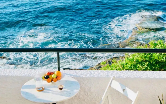 Elpida Seafront Paradise Apartment in Crete