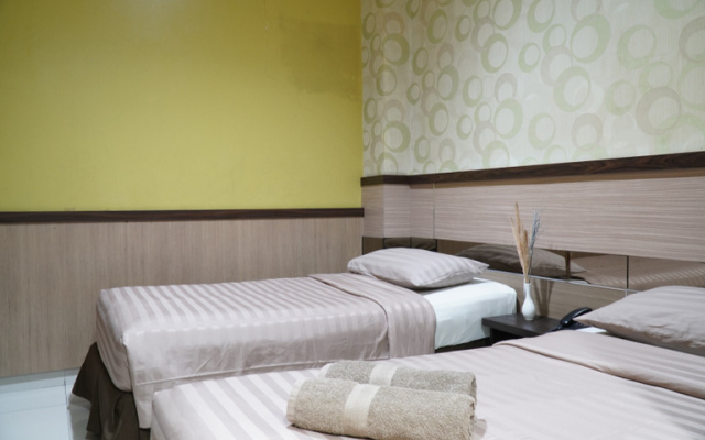 Paris Day Hotel – Guest Rooms – Pamanukan