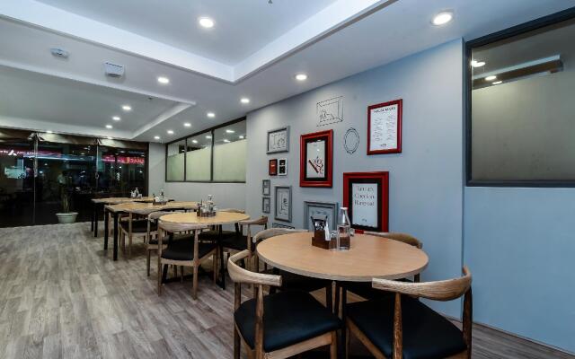 OYO Townhouse 036 C Scheme Ahinsa Circle