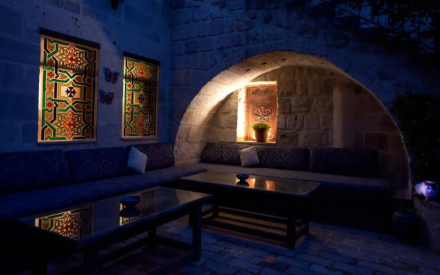Sinasos Palace Cave Hotel