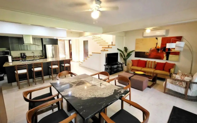 Gorgeous Villa Marina Vallarta, pool, Free Shuttle