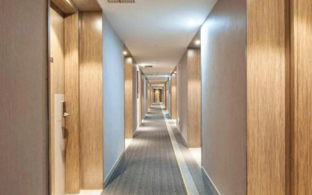 Homeinn Plus Hotel (Wuhan Zhongnan Subway Station Mengshidai)