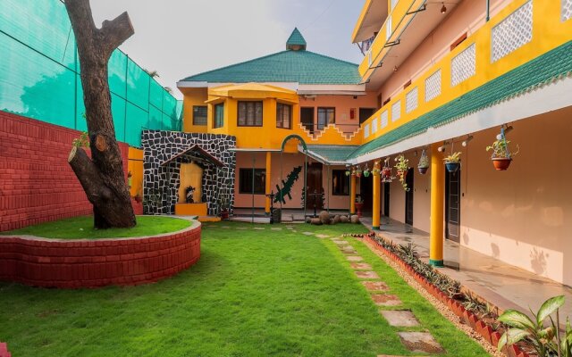 La Courtyard
