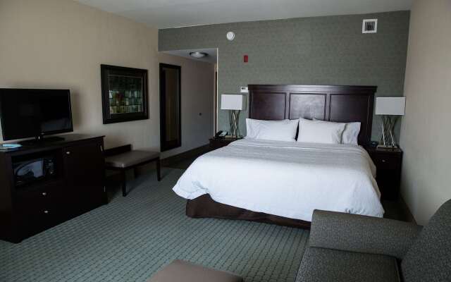 Hampton Inn & Suites Bismarck Northwest