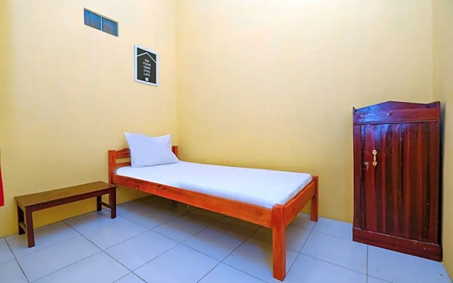 OYO Life 2867 Kos Kuning