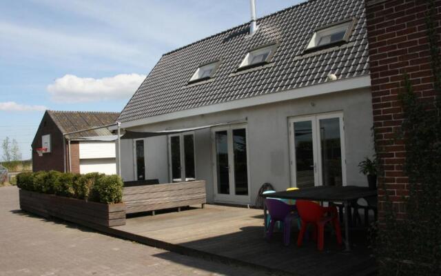 Loft, Private House with wifi and free parking for 1 car