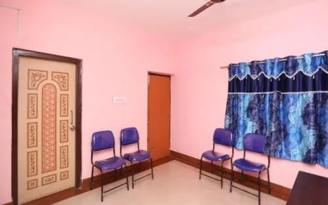 OYO 14666 Galaxy Guest House