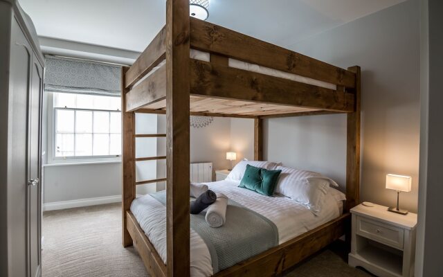 Lady Tenby - 2 Bedroom Luxury Apartment