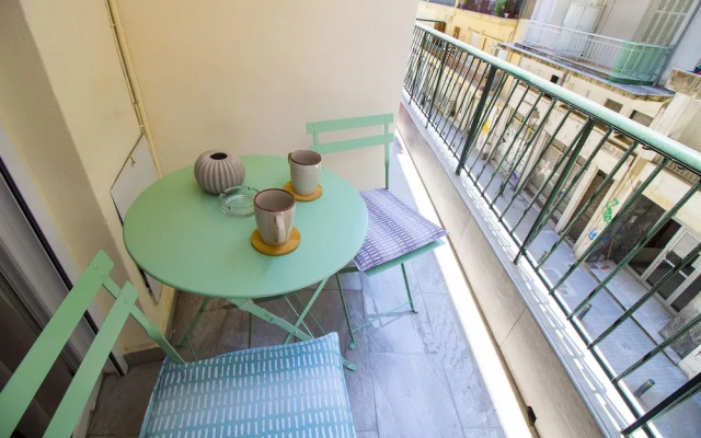 FLOW - White Tower Two Bedroom Suite