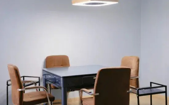 Orange Business Hotel