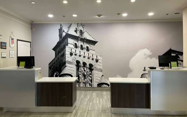 La Quinta Inn & Suites by Wyndham Waxahachie