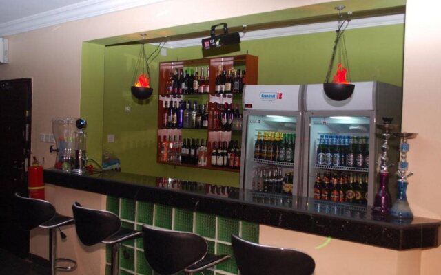 Millicent Hotel And Suites
