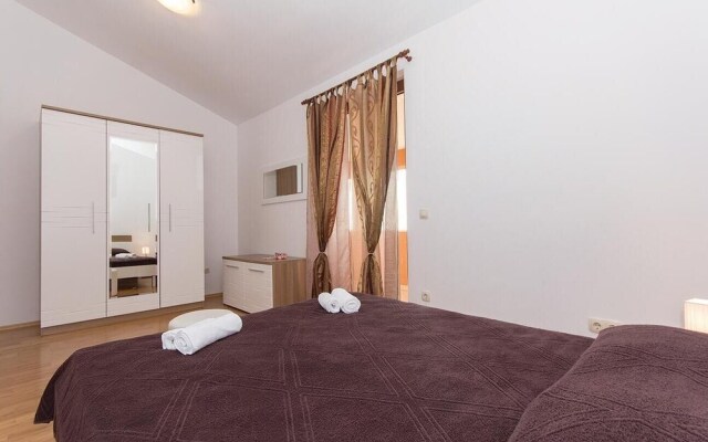 Awesome Home in Vodnjan With Wifi and 3 Bedrooms