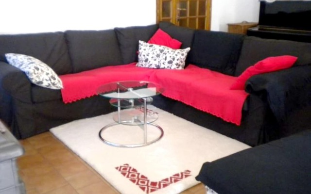 Villa With 4 Bedrooms in Trets, With Wonderful Mountain View, Private