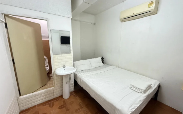 Happyland Guesthouse